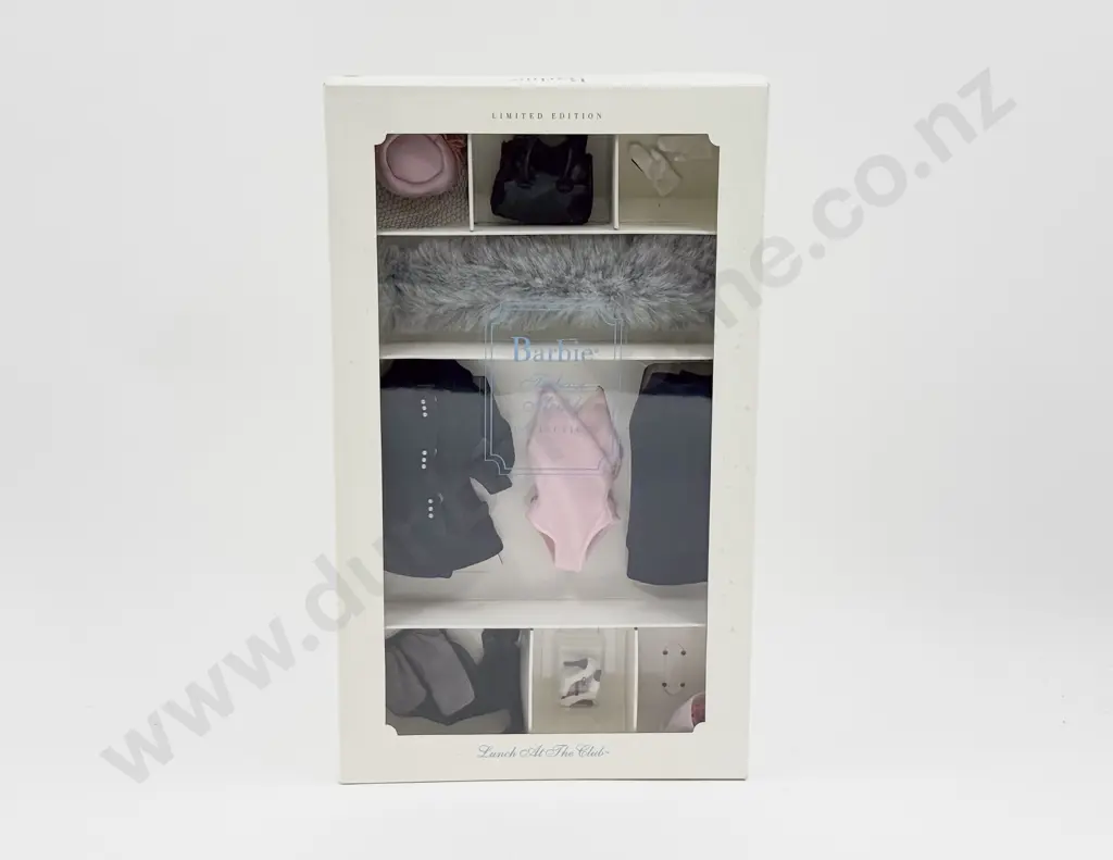 C2000 Silkstone Lunch At The Club Ltd Ed MIB Image 1++