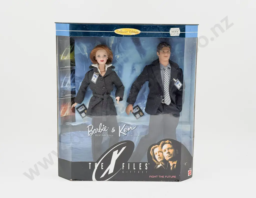 C1998 Barbie & Ken The X Files Gift Set Collector Ed MIB Image 1++