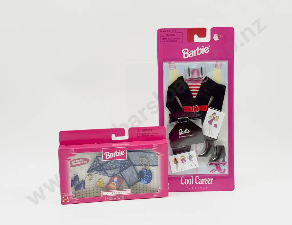 C1997 Barbie Deluxe - Boutique - Accessories Fashion Avenue Packs with Cool Career Fashions Image 1++
