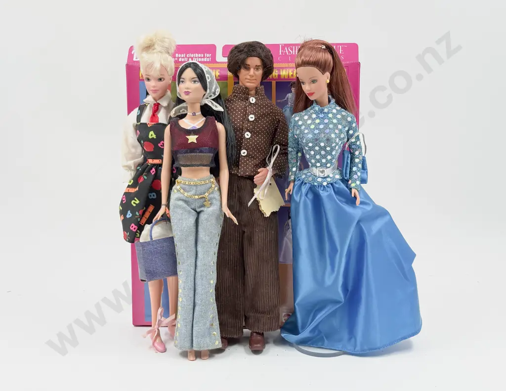 Three Fashion Outfit Barbie Dolls and Ken Image 1++