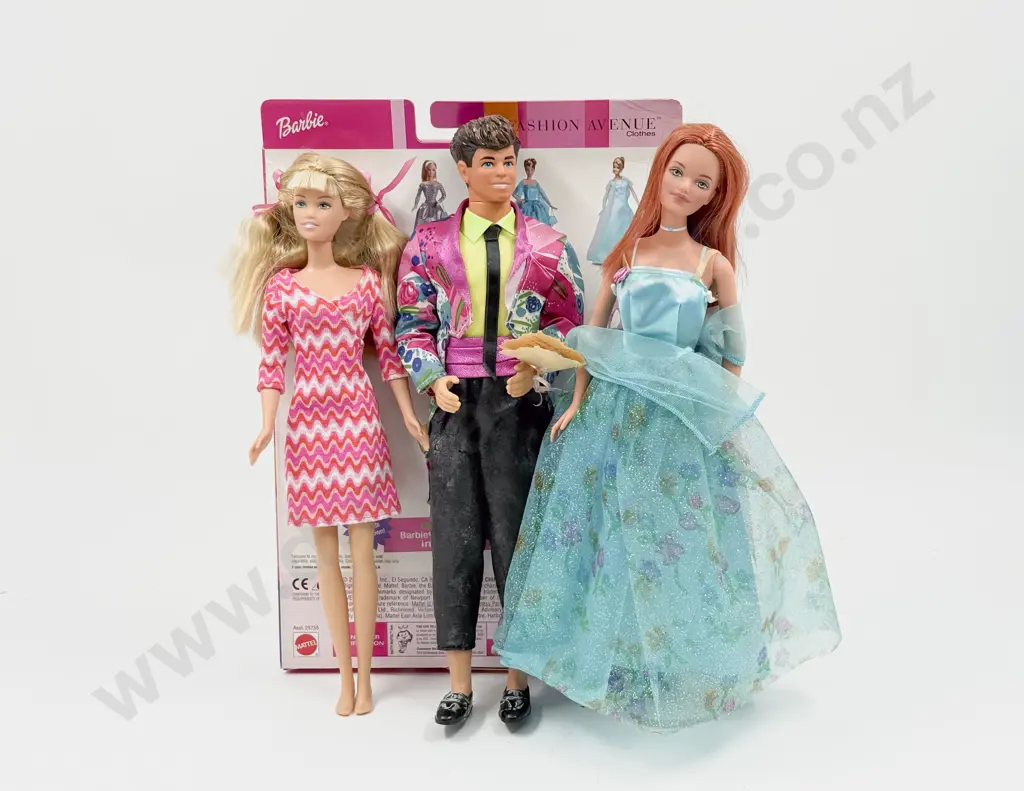 Two Fashion Outfit Barbie Dolls and Ken Image 1++