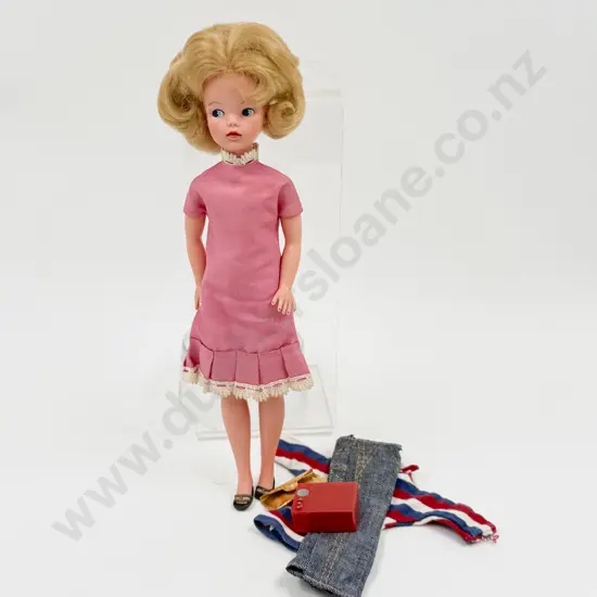 C1960's Pedigree Blonde Sindy wearing Dream Date Outfit