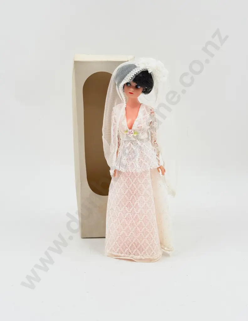 C1960's Debbie Doll original plain card box 28cm Image 1++