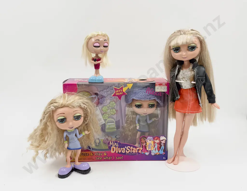 C2001 Mattel Boxed Mini Diva Starz Alexa Doll with three unboxed Image 1++