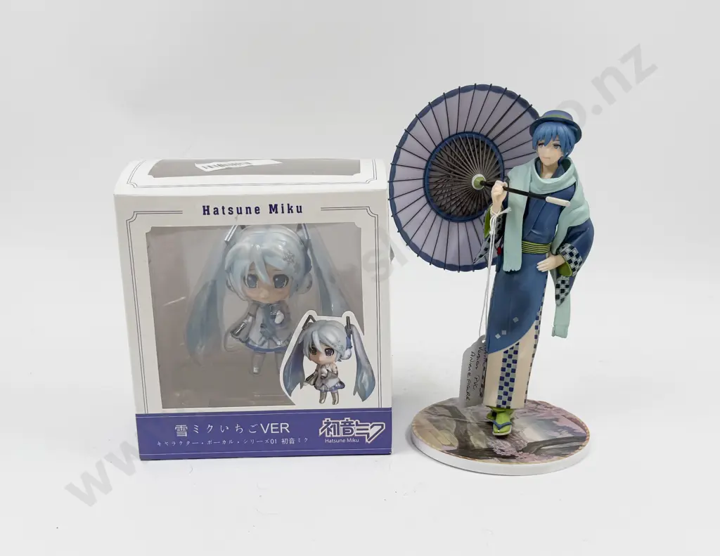 Boxed Hatsune Miku Magical Snow Ver Doll and Stronger Kimono Vocaloid Kaito Image 1++