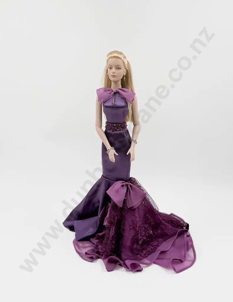 Tonner Tyler Wentworth Collection Sydney 'Sensational Blonde' Ready to Wear Doll 41cm Image 1++