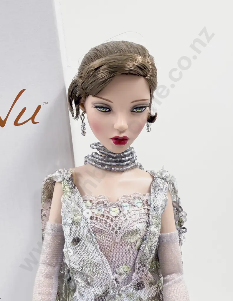 C2015 Tonner Deja Vu Emma Jean's 'Icy Lace' Doll 41cm Boxed Image 1++