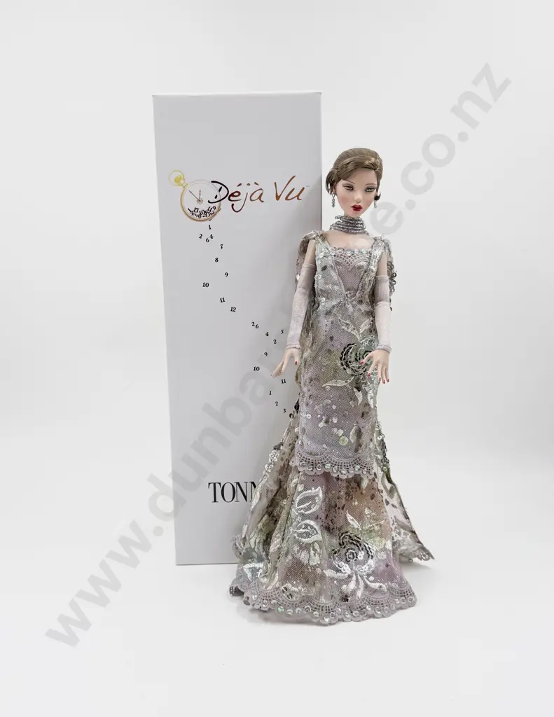 C2015 Tonner Deja Vu Emma Jean's 'Icy Lace' Doll 41cm Boxed Image 1++