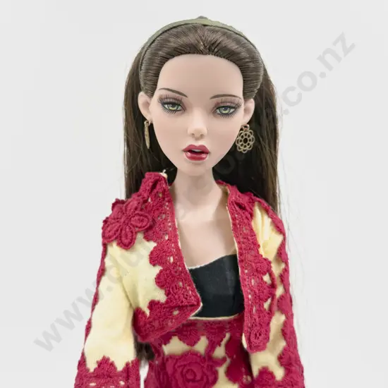 Tonner Deja Vu Emma Jean Doll 41cm Boxed wearing Spicy Night Outfit