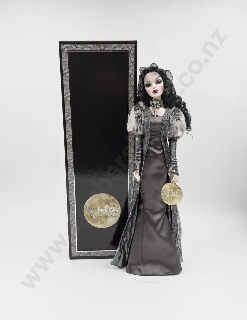 C2015 Tonner Wilde Imagination Evangeline Ghastly 'Time To Go' Doll 46cm Boxed Image 1++