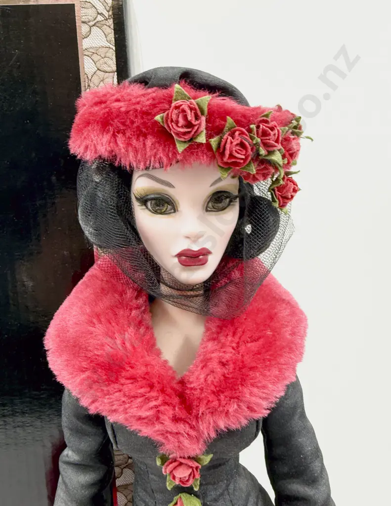 C2014 Tonner Wilde Imagination Evangeline Ghastly 'Broken Petals' Doll 46cm Boxed Image 1++