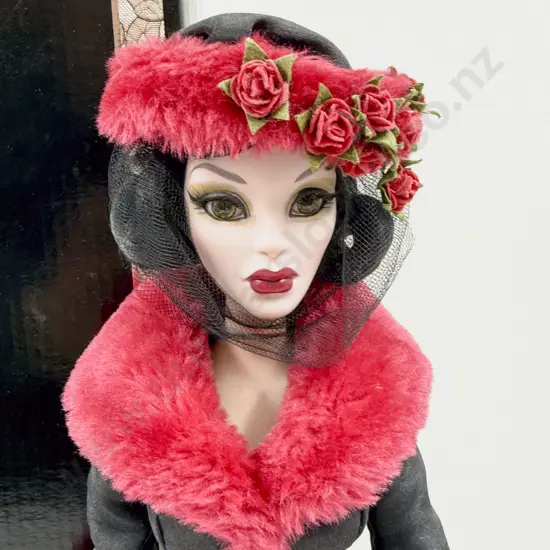 C2014 Tonner Wilde Imagination Evangeline Ghastly 'Broken Petals' Doll 46cm Boxed