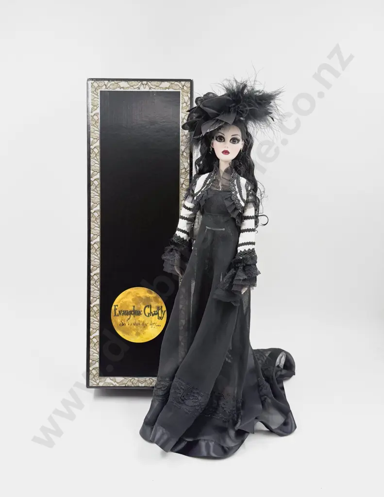 C2013 Tonner Wilde Imagination Evangeline Ghastly 'Dark Innocence' Doll 46cm Boxed Image 1++