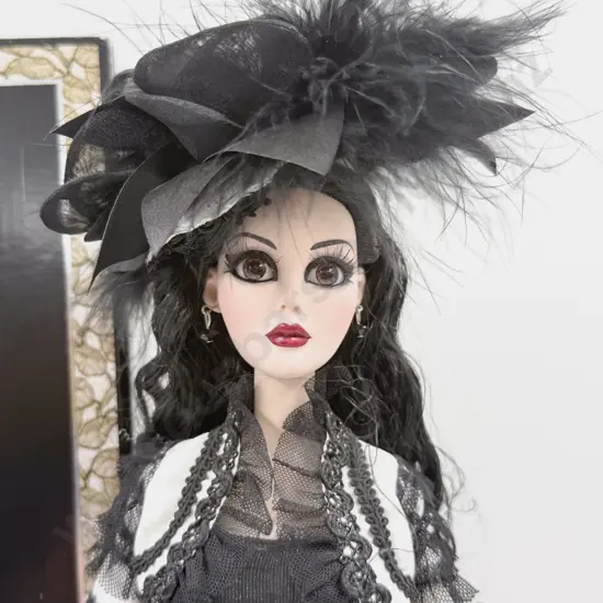 C2013 Tonner Wilde Imagination Evangeline Ghastly 'Dark Innocence' Doll 46cm Boxed