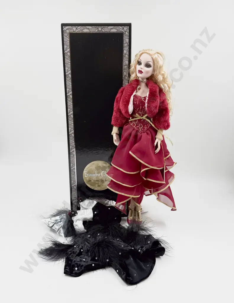 C2015 Tonner Wilde Imagination Evangeline Ghastly Parnilla Loves Hats Doll 46cm Boxed Image 1++
