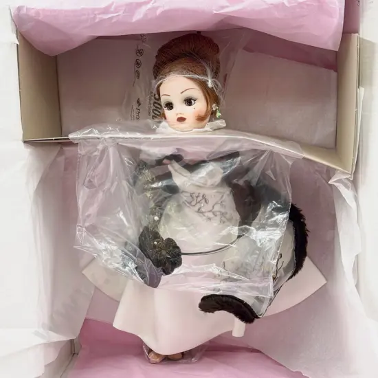 C1996 Boxed Madame Alexander Cafe' Rose & Ivory Cocktail Dress Cissy Doll 53cm NRFB