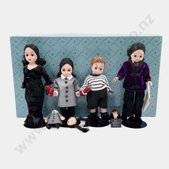 Boxed Madame Alexander Addams Family Set with Accessories 23cm to 19cm