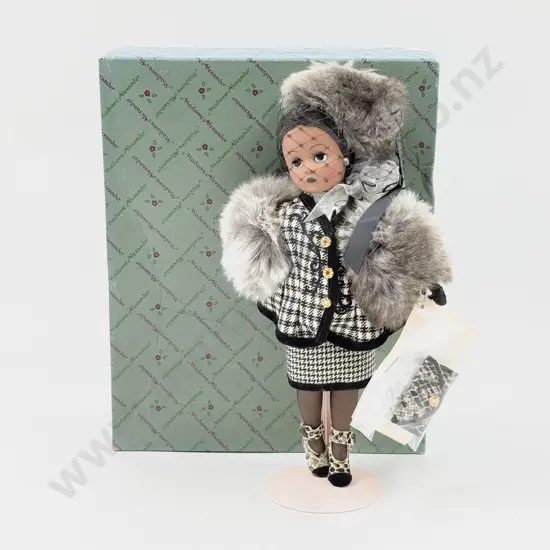 Boxed Madame Alexander 22193 Houndstooth Cissette 24cm