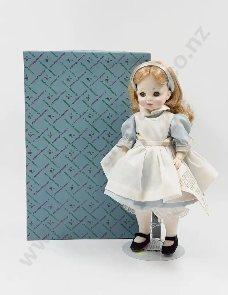 Boxed Madame Alexander 1552 Alice In Wonderland 34cm Image 1++
