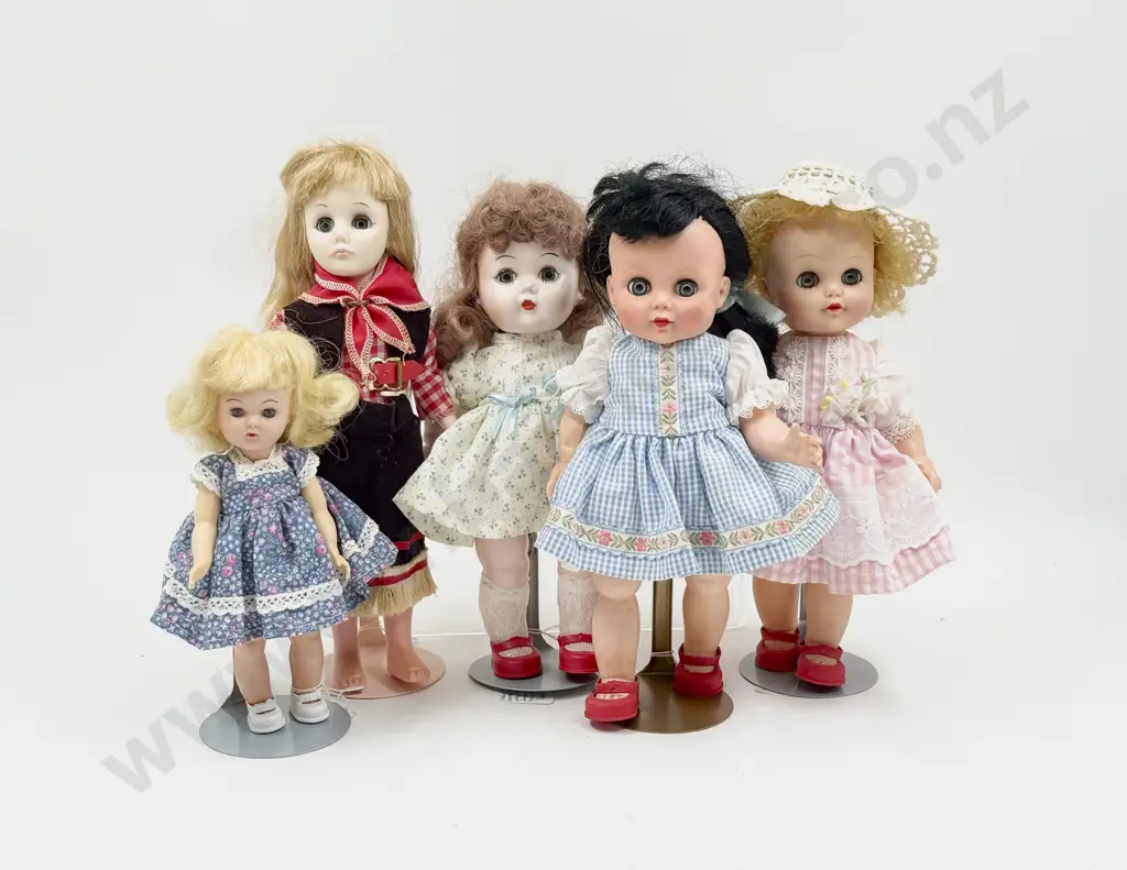 Two Eegee USA Bent Knee Walking Dolls Effanbee Miss USA Doll and Two Various Dollies 28cm - 20cm Image 1++