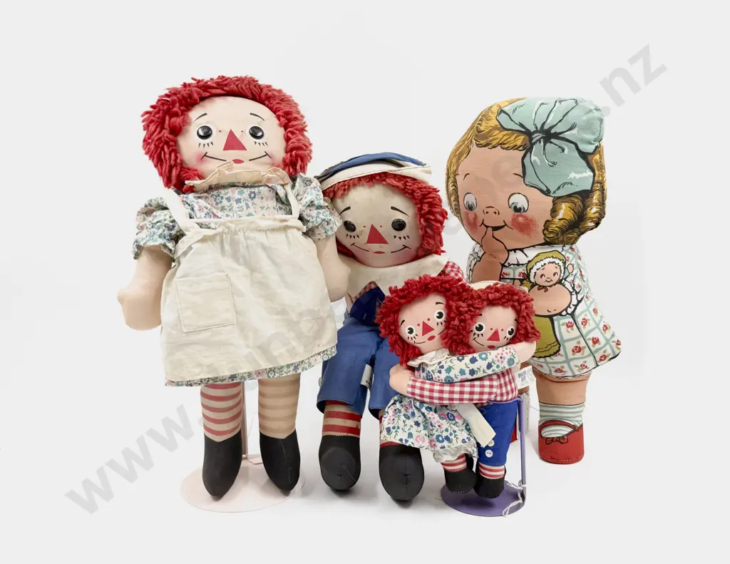 Made in Taiwan Knickerbocker Raggedy Ann & Andy Cloth Dolls with Hugging Pair and Deans Dolly Dingle Image 1++