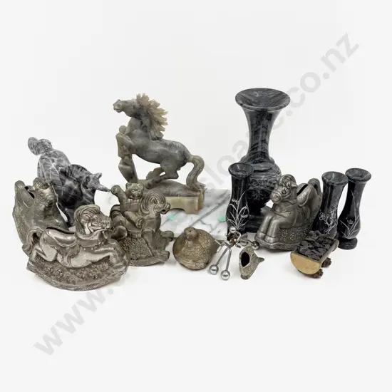 Box Quantity of Marble Horses and Others