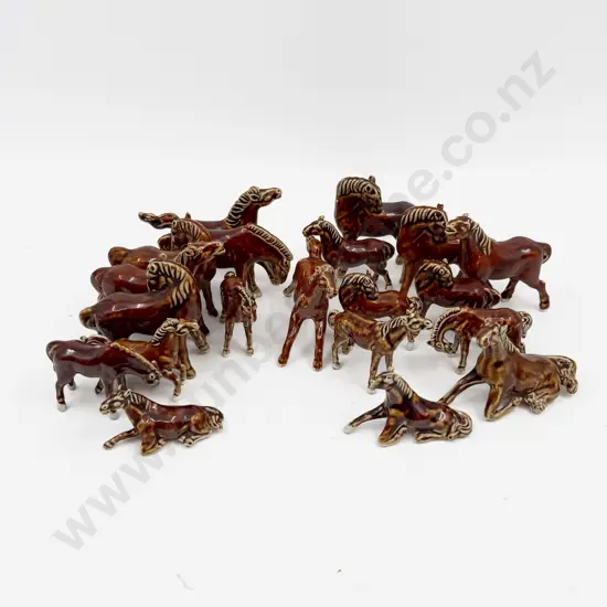 Box Quantity of Porcelain Horse Figures