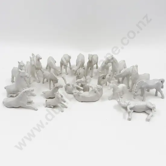 Box Quantity of Porcelain Horse Figures