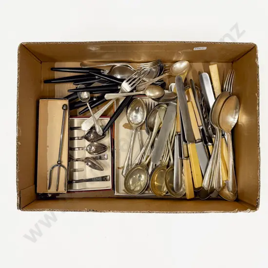 Small Quantity of Assorted S/P Cutlery