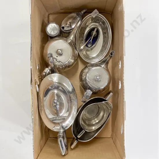Boxed Quantity of Assorted Silver Plates