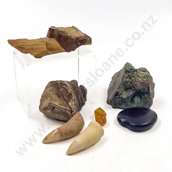 Small Qty of Assorted Geological Samples Etc