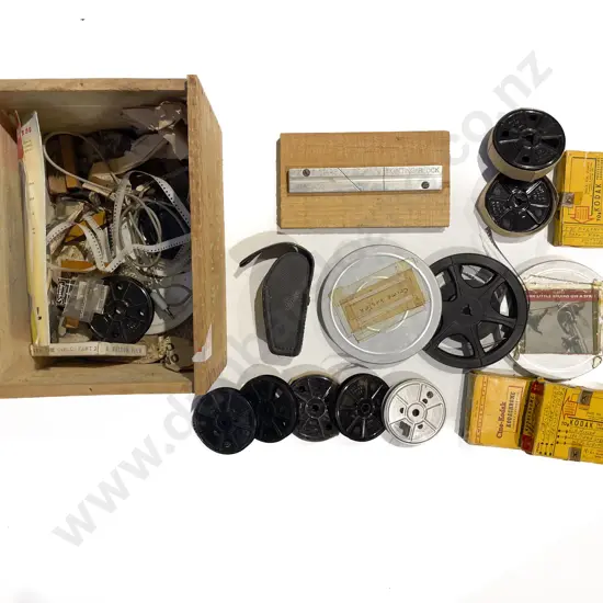 Qty of Assorted Vintage Camera Accessories etc