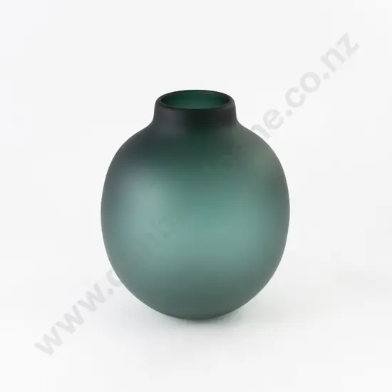 Garry Nash Green Ovoid Glass Vase