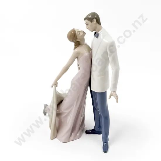 Lladro Romantic Dancing Couple (with box)