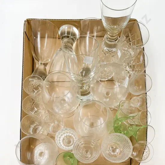 Small Quantity of Assorted Glass Ware