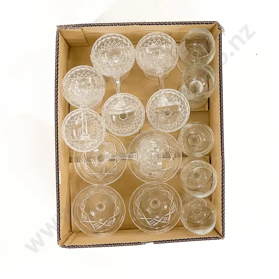 Small Quantity of Assorted Crystal & Glass Ware