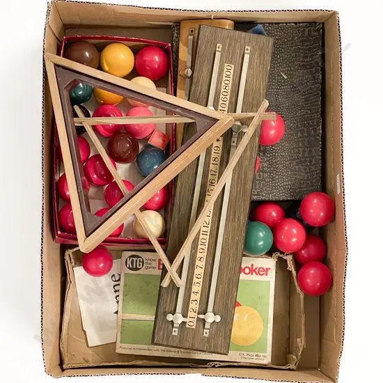 Quantity of Assorted Vintage Billiards & Snooker Balls etc