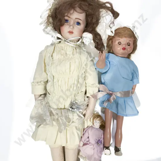 Selection Vintage & Modern Dolls