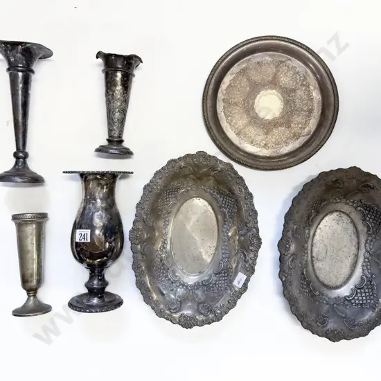 Two S/P Dishes with Tray and Four Vases