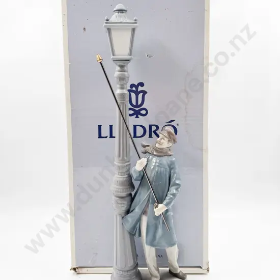 Lladro Figure "Lamplighter"