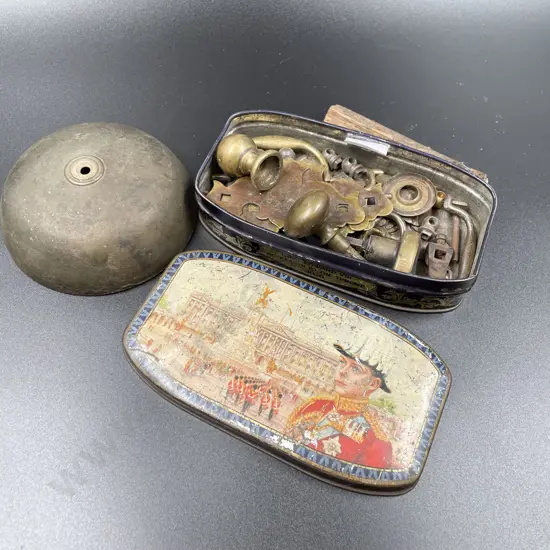 Quantity of Assorted Vintage Brass Knobs & Door Fittings etc