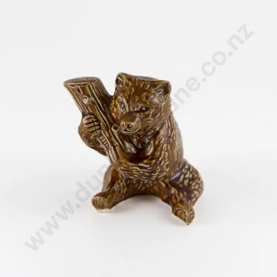 Made in England Moulded Bear Hat Pin Holder