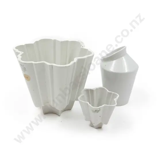 Shelley Two Jelly Molds and Vase