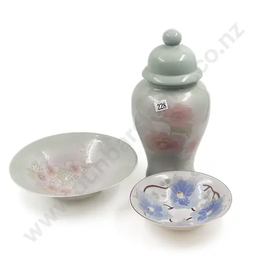 Two Table Bowl with Covered Vase