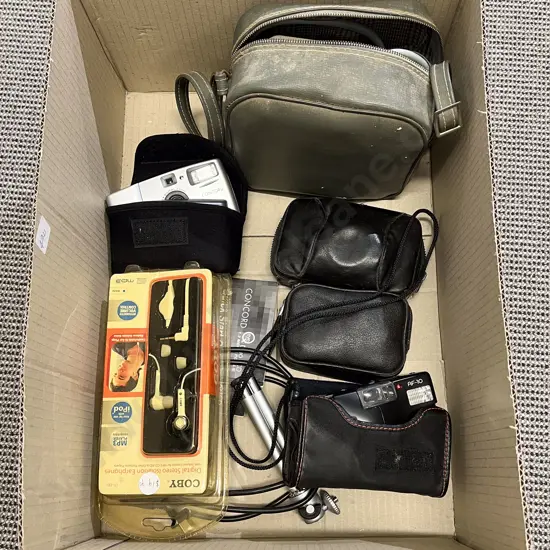 Box of Assorted Vintage Cameras etc