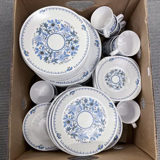 Noritake "Blue Moon" Part Dinnerset