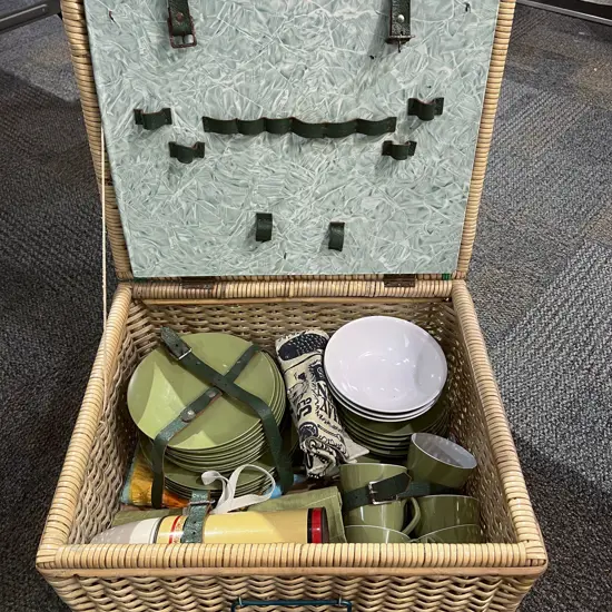 Wicker Picnic Basket with Fitted Interior