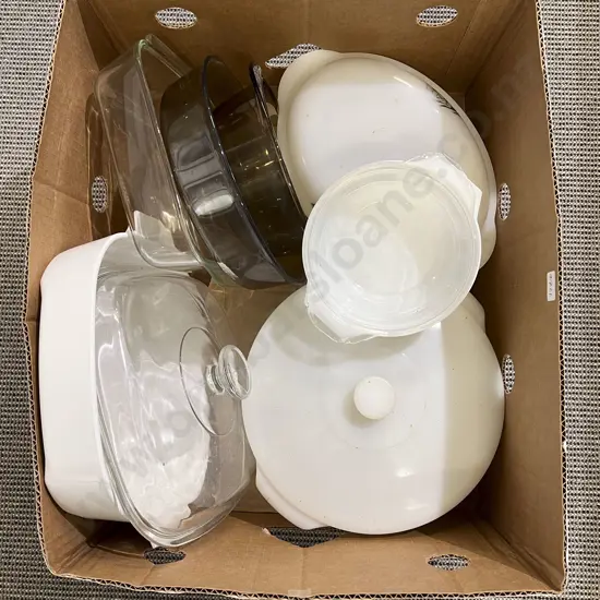 Quantity of Assorted Vintage Pyrex & Other Kitchenware