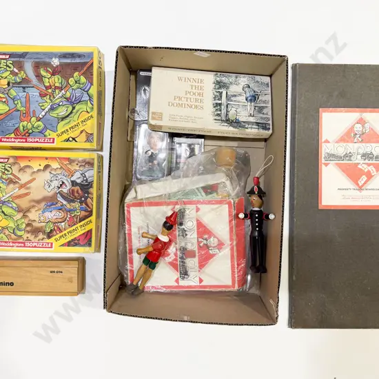 Quantity of Assorted Vintage Games Puzzles etc
