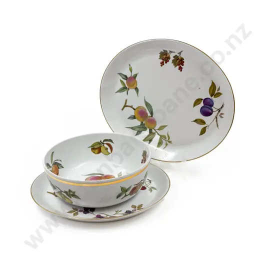 Two Royal Worcester "Evesham" Graduated Ashets & Table Bowl